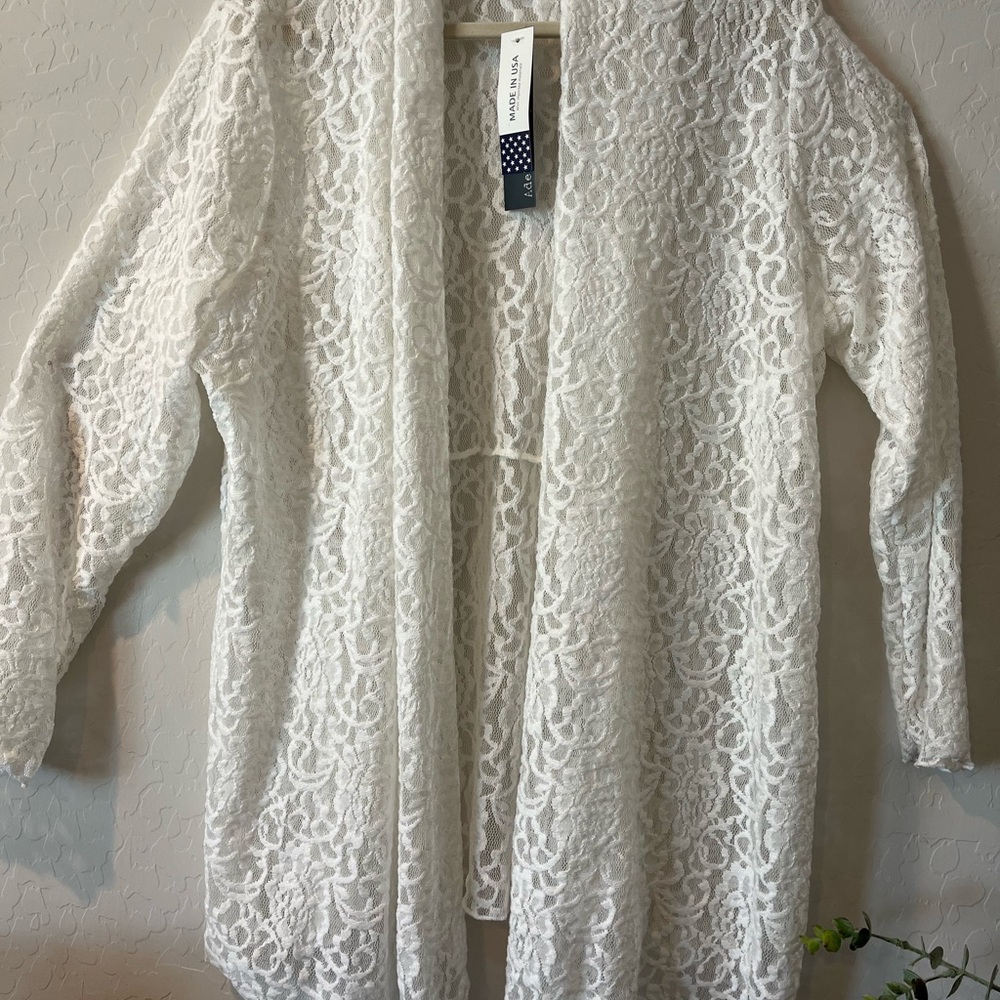 Chic White Lace Open-Front Cardigan